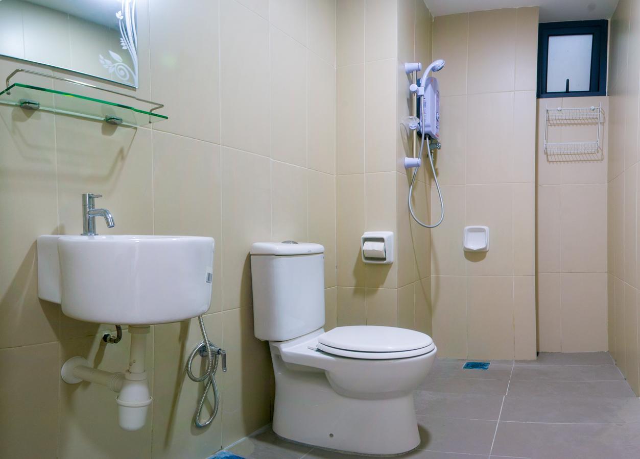 Lazy Traveler'S Suite By D Imperio Homestay George Town Exterior photo