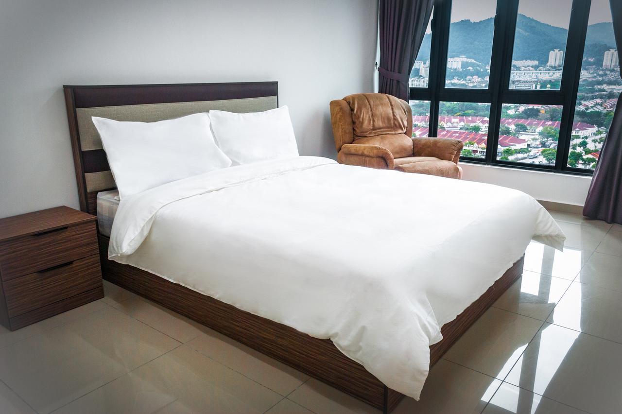 Lazy Traveler'S Suite By D Imperio Homestay George Town Exterior photo