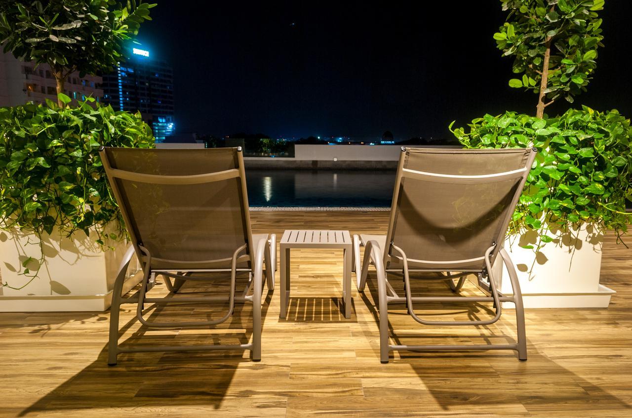 Lazy Traveler'S Suite By D Imperio Homestay George Town Exterior photo