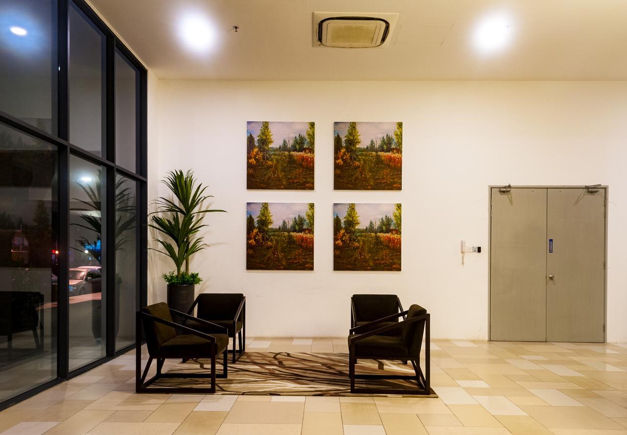 Lazy Traveler'S Suite By D Imperio Homestay George Town Exterior photo