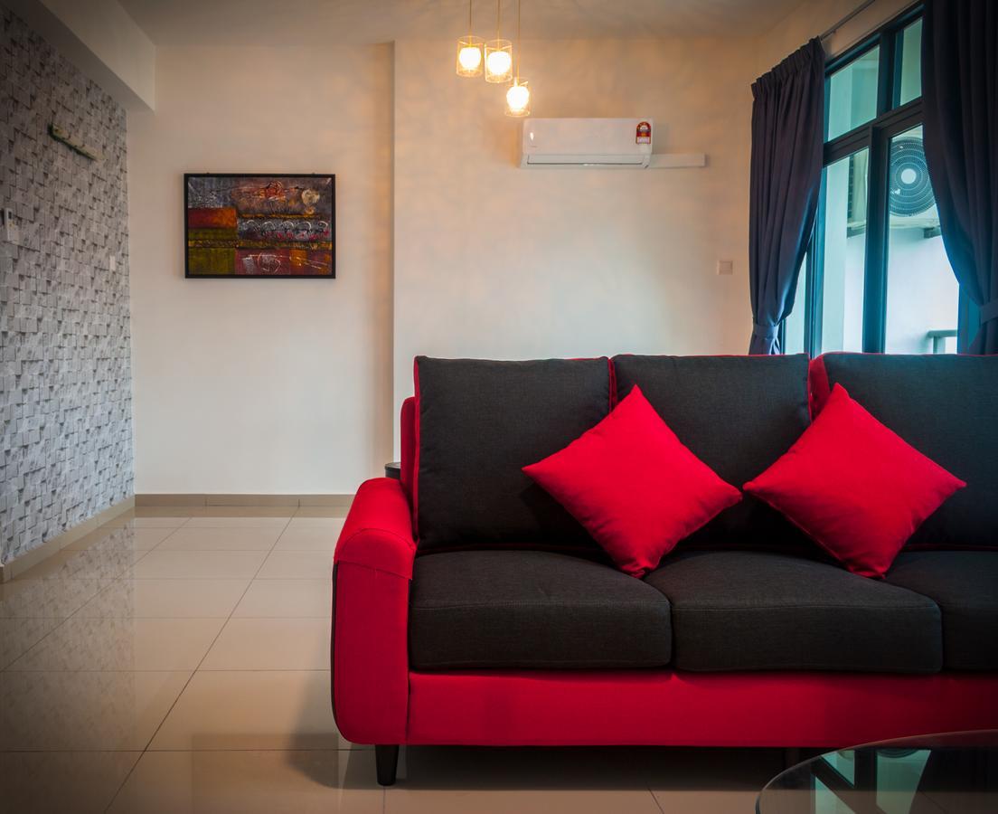 Lazy Traveler'S Suite By D Imperio Homestay George Town Exterior photo