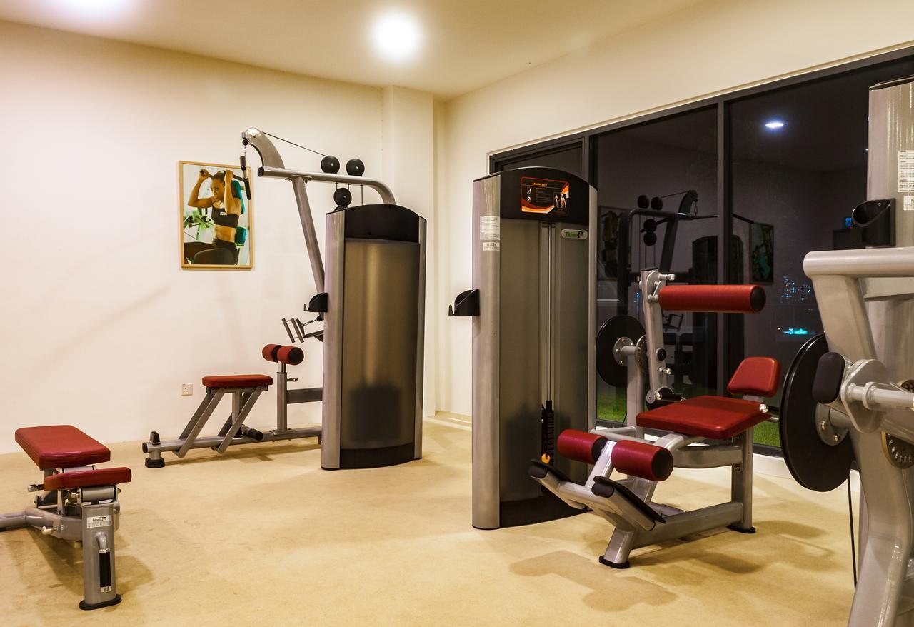 Lazy Traveler'S Suite By D Imperio Homestay George Town Exterior photo