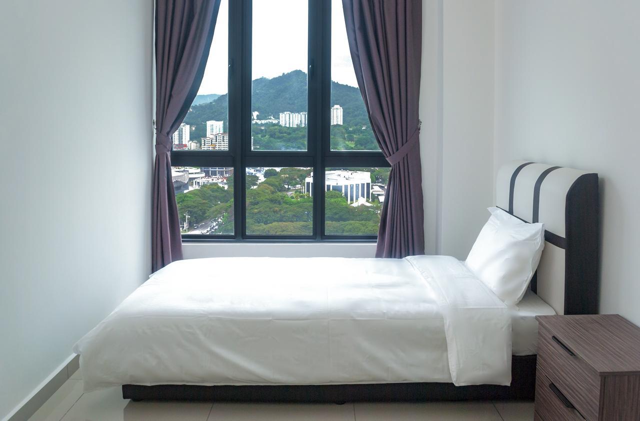 Lazy Traveler'S Suite By D Imperio Homestay George Town Exterior photo