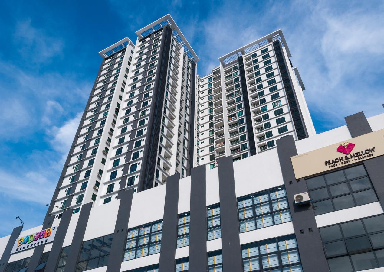 Lazy Traveler'S Suite By D Imperio Homestay George Town Exterior photo