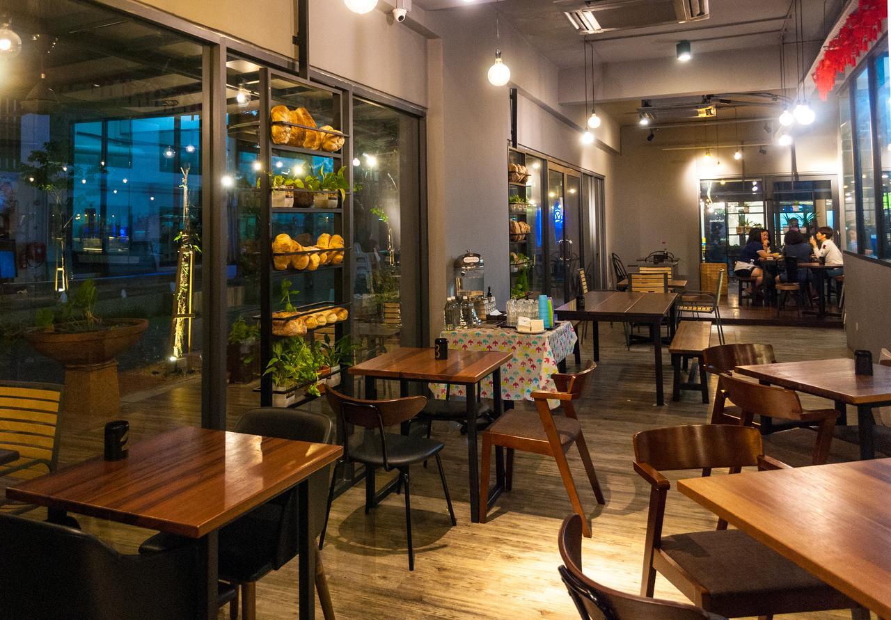 Lazy Traveler'S Suite By D Imperio Homestay George Town Exterior photo